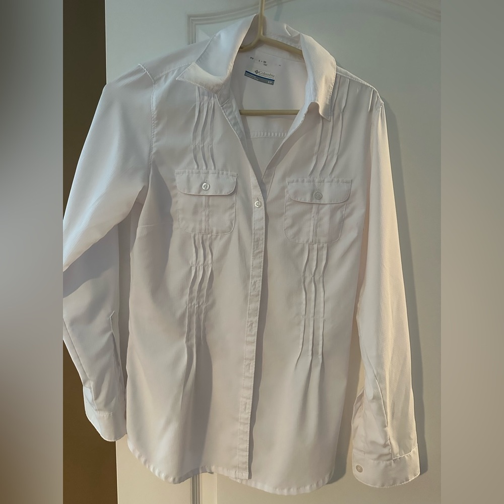 Columbia Omni shade sun protection white button down flattering slim fit
